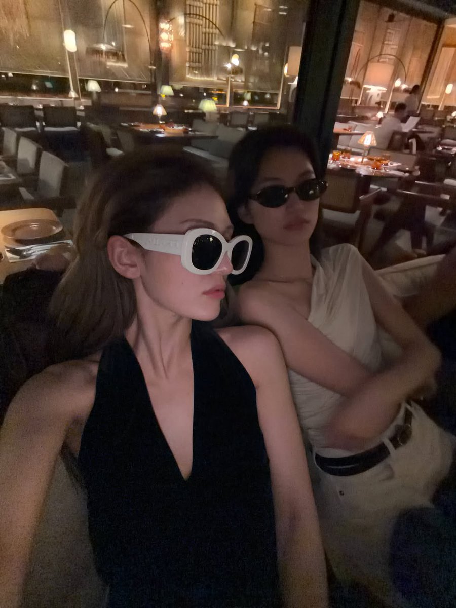 typica1gemini's tweet photo. 260628 소미 인스타

도솜 사진 개많음!!!! https://t.co/haDhDQ0X0p