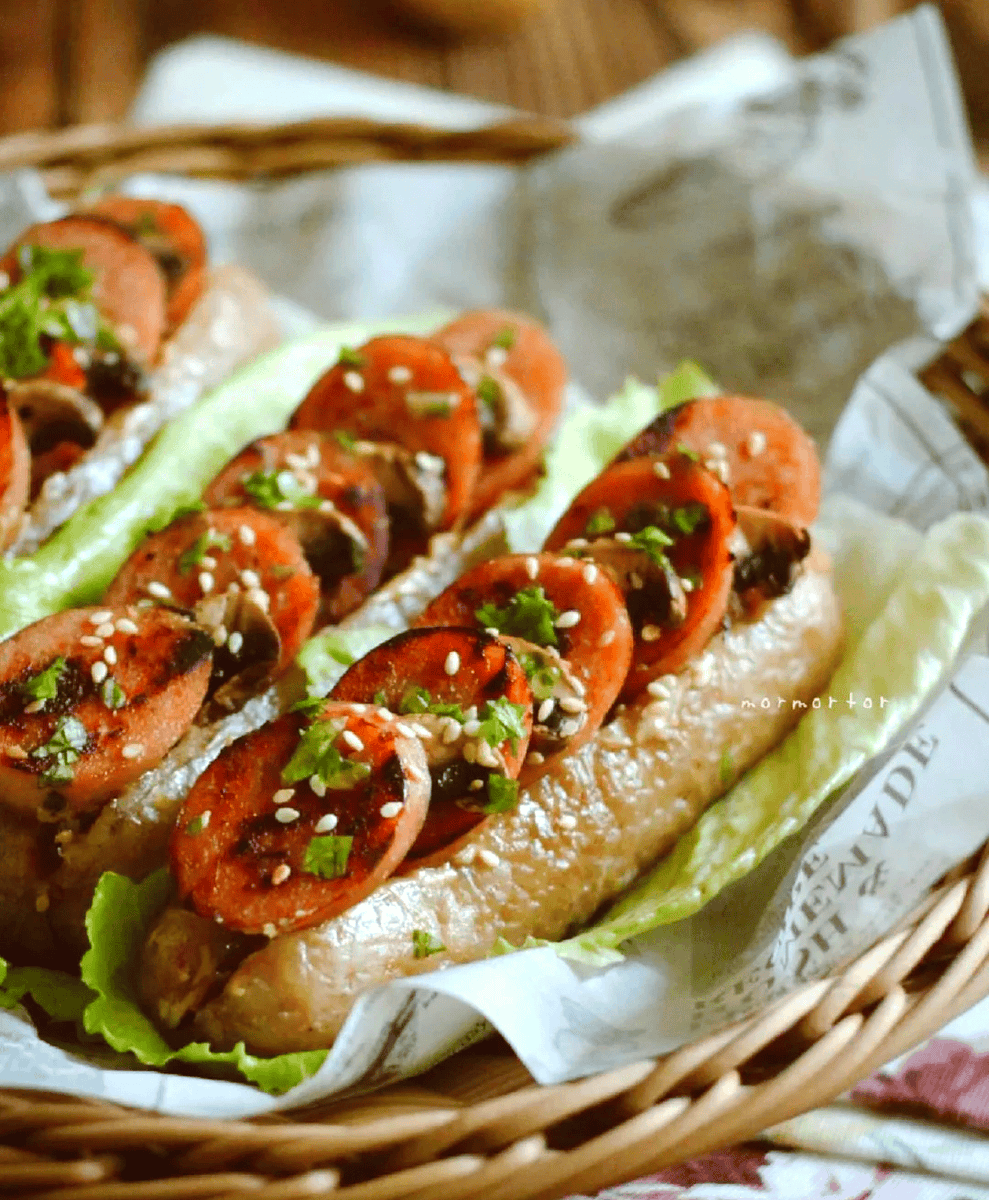 ovch_dva's tweet photo. Craving a warm, crispy falafel wrap from the roadside stall—fresh veggies, tangy tahini, perfect for a quick bite! https://t.co/XV9O4lkNYo