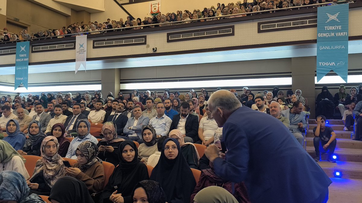 TugvaSanliurfa's tweet photo. Yaz Okulu Başlangıç ve Eğitmen Eğitimi Programımıza teşrif ederek bilgi ve tecrübelerini bizlerle paylaşan kıymetli hocamız Dr. Mehmet Baki ÖZTÜRK 'e programımıza sunduğu değerli katkılarından dolayı şükranlarımızı sunar, çalışmalarında muvaffakiyetler dileriz. @mbakiozturk https://t.co/bgdk7oxS8A
