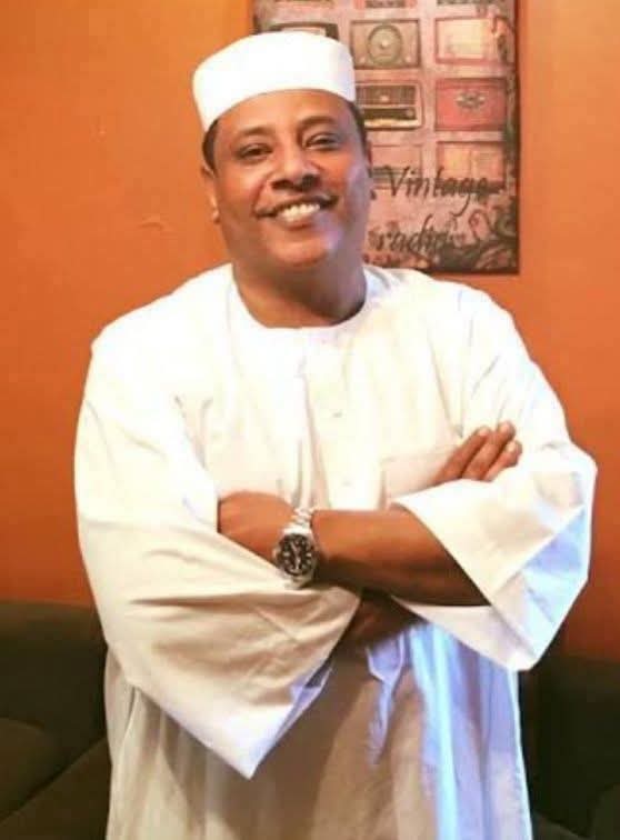 SUDTeatcherComm's tweet photo. الأستاذ/ الطيب عبد الماجد ـ الاعلامي الإنسان نشرنا مقالكم ( وفه التبجيلا ) دون استئذان فلا جناح علينا لأنه في متاع لكل معلم ولأنك كتبته بمداد الروح والحذر كما ذكرت. 

شكرا لك ولكل الصحفيين والاعلاميين والسياسيين  والمواطنين الذين رأوا في اضراب المعلمين عدالة المطلب وأصالة الحق https://t.co/tq0OCecnPZ