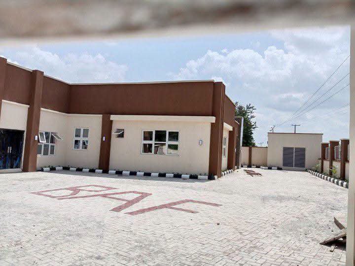 Kene_Nnewi's tweet photo. Dear Ndi Anambra North, please take a look at the ICT hub and innovation centers other Senators delivered to their constituents. 

Remember that Tinubu gave this money across board. Senators like the ones from Delta South and Oyo North didn't just deliver these to their constituents they followed it up with digital trainings. 

Now compare it to the "hut" your Senator Tony Nwoye built for you in Anambra state (last picture).