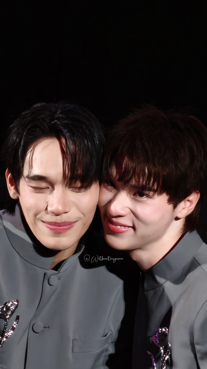 Withcutieyuna's tweet photo. ( 270669 ) เย้ยจุ่มอาไรเนี่ยเขินนน —̳͟͞͞♡

NGERNOAT 1ST FANSIGN

#NgernOat1stFansigninBKK
#RoyalMirageNgernOat

𓏵 #NgernOat | #Ngernnn | #oattrt 𓏵 https://t.co/9sGurvgcxR