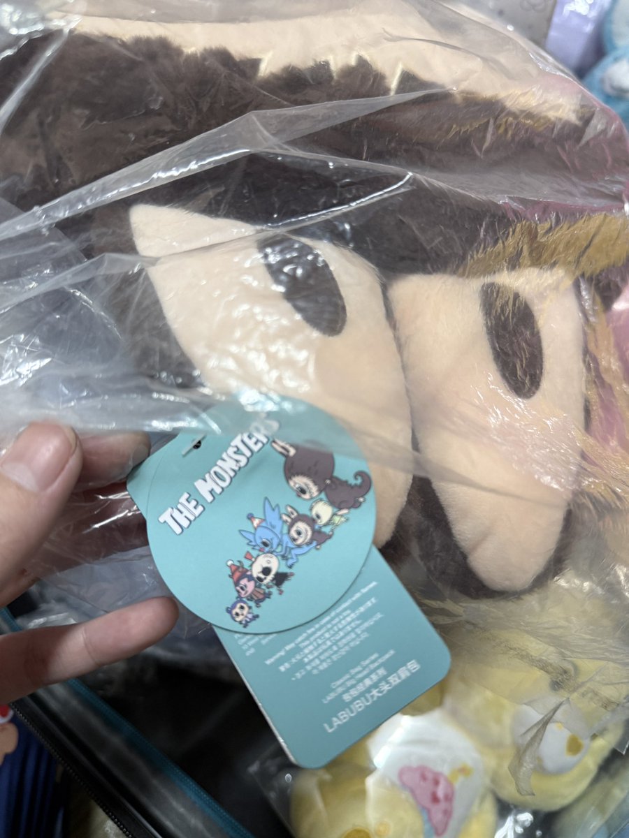 ffahkamon's tweet photo. ส่งต่อกระเป๋าเป้สะพายหลัง labubu ลาบูบู้ มือ1 แกะดูเฉยๆค่ะ  ปล่อย 990บาทส่งฟรี 💘 #ส่งต่อ #โล้ะตู้ #เสื้อมือสอง #เสื้อผ้าราคาถูก #ส่งต่อเสื้อผ้า #เสื้อผ้า #กระเป๋า #แคร์แบร์ #ส่งต่อpopmart #ตลาดนัดpopmart #ตลาดนัดลาบูบู้ #labubu #ตลาดนัดlabubu https://t.co/Eqpkp2JtnE