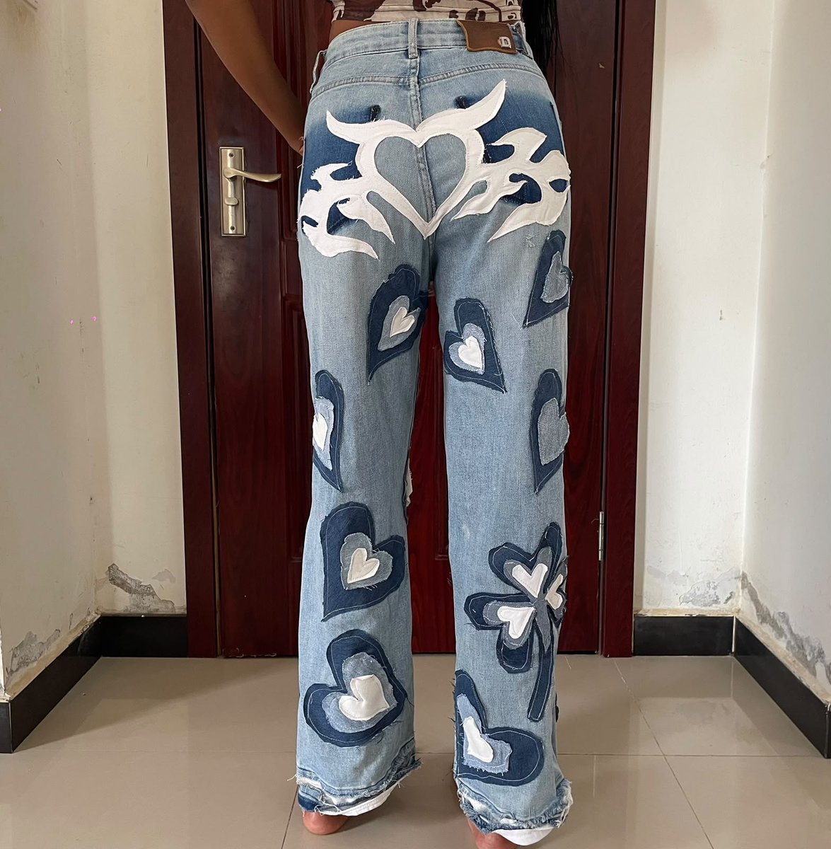 Liusterx's tweet photo. "Não compre apenas uma roupa, vista uma obra de arte exclusiva. 🎨✨ Feita sob medida para a sua identidade."Peças customizadas para quem ousa ser diferente.""
Liiusterjeans2026✂️🎨 https://t.co/9aJzjKc7fk