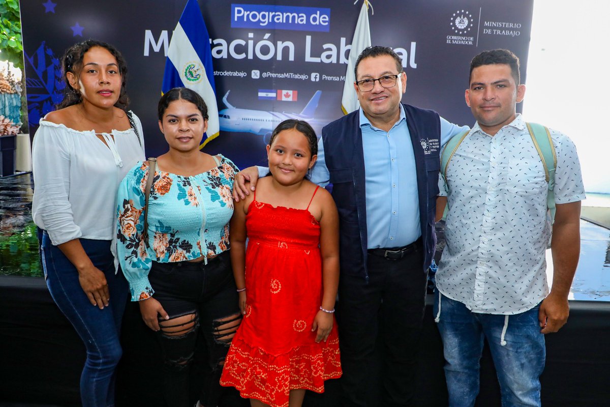 PrensaMiTrabajo's tweet photo. El exitoso Programa de Migración Laboral, liderado por el Ministro de Trabajo, @RolandoCastroSv, continúa transformando la vida de miles de familias salvadoreñas mediante oportunidades de empleo legal, seguro y digno en el exterior. https://t.co/NigMVPn1n6