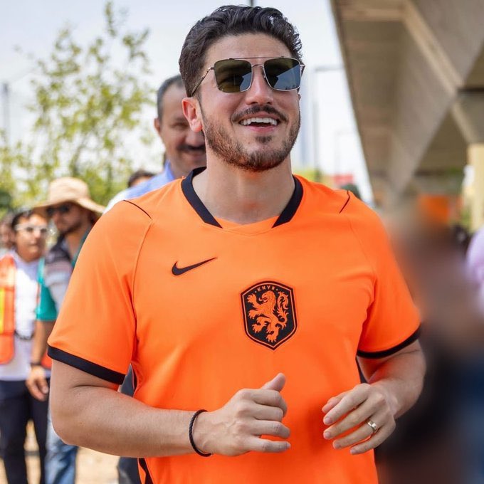 empirelibre's tweet photo. 🚨🚨 𝗜𝗟 𝗬 𝗔𝗨𝗥𝗔 𝗨𝗡 𝗝𝗢𝗨𝗥 𝗙𝗘́𝗥𝗜𝗘́ 𝗔𝗨 𝗠𝗘𝗫𝗜𝗤𝗨𝗘 POUR LE MATCH MAROC PAYS-BAS !!! 😳🇲🇦

Le gouverneur du Nuevo Léon, Samuel Garcia, a annoncé que le 𝗟𝘂𝗻𝗱𝗶 𝟮𝟵 𝗝𝘂𝗶𝗻 sera férié pour les écoles en raison du match ! 🇲🇽😱

𝗟𝗘 𝗕𝗨𝗭𝗭. https://t.co/hCIDTFBYNT
