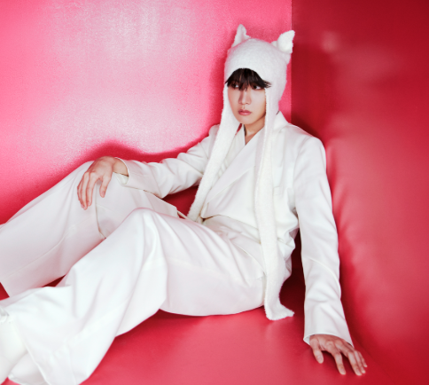 AboutMusicYT's tweet photo. In honor of its 4th anniversary, post your most favorite songs from Jack In The Box by J-Hope. https://t.co/NdcJ8ppZVM