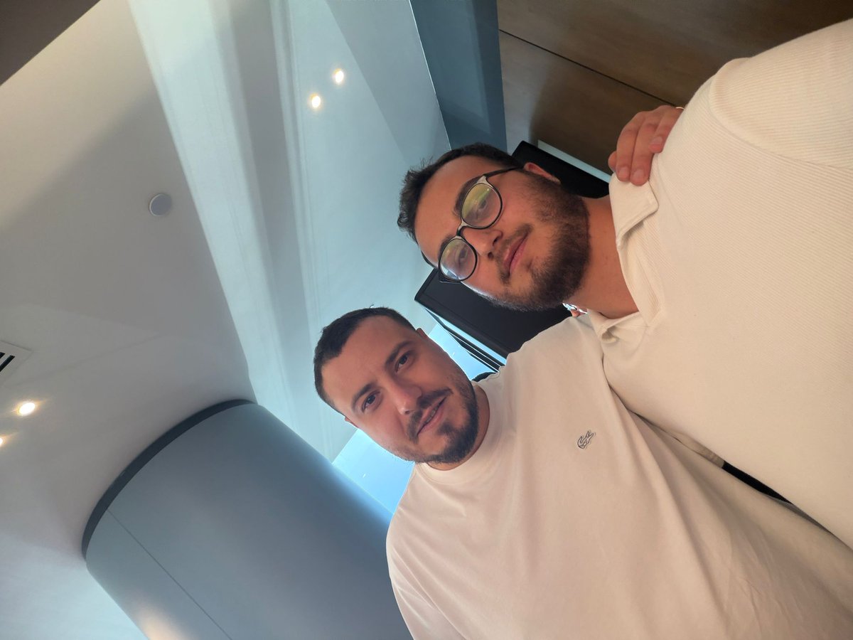 Erendmrts7's tweet photo. @bpt_atabar1 @atadogann O anki heyecanla yamuk çekmiştim kral sonradan ai ile düzelttirdim. Fotonun aslı bu https://t.co/Fi76IOZAzO