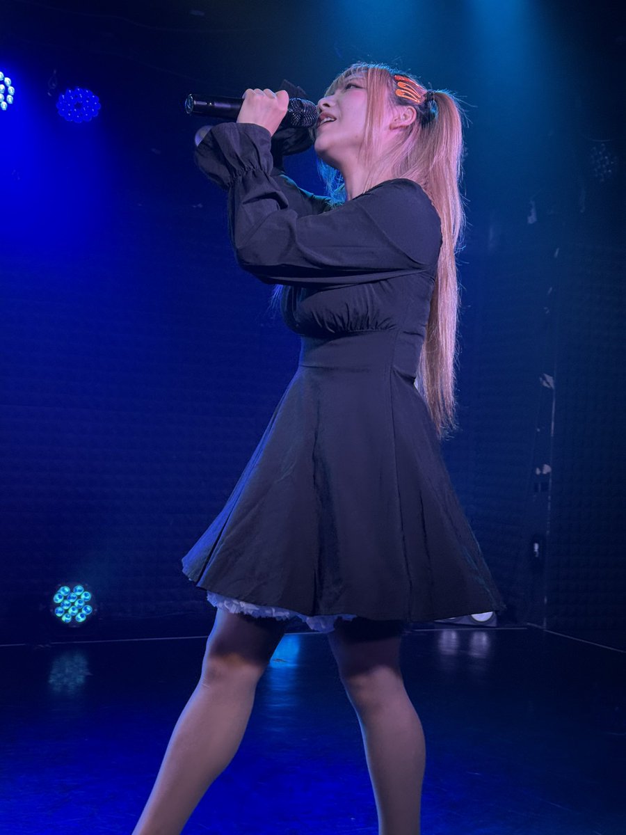 kusobouz0416's tweet photo. SHINE OVER THE EDGE
SUNNINS
～新衣装お披露目＋新曲発表～
Day Sideに出演のMüNiちゃんの応援へ

MüNiちゃんの初ステージの時の衣装にヘアスタイル

#MüNi
#むにむに
#ONLYONEs https://t.co/53uI4H67u8