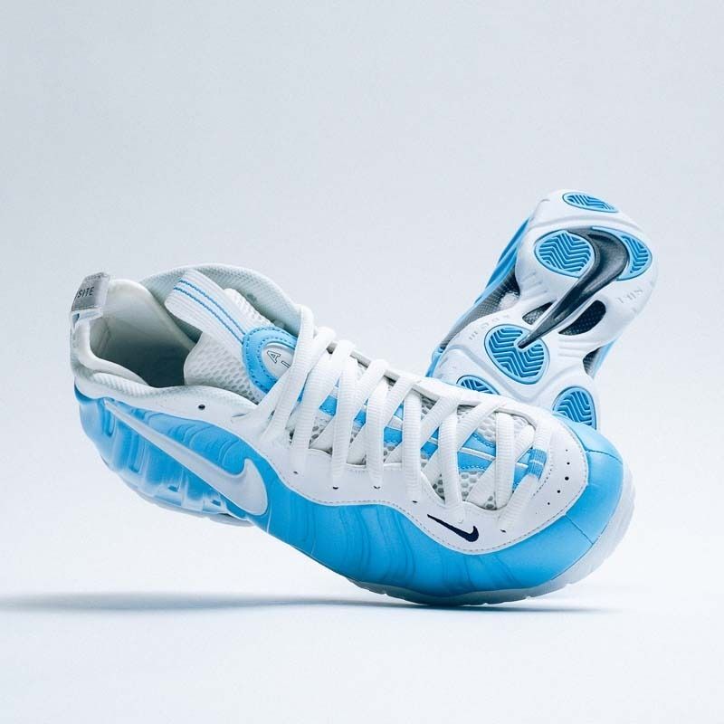 KicksFinder's tweet photo. Ad: 35% OFF via Sneaker Politics
Nike Air Foamposite Pro "University Blue"
$156 (Retail Price: $240)

>> https://t.co/L7C3AyYzB5 https://t.co/I3C2c7mSyT