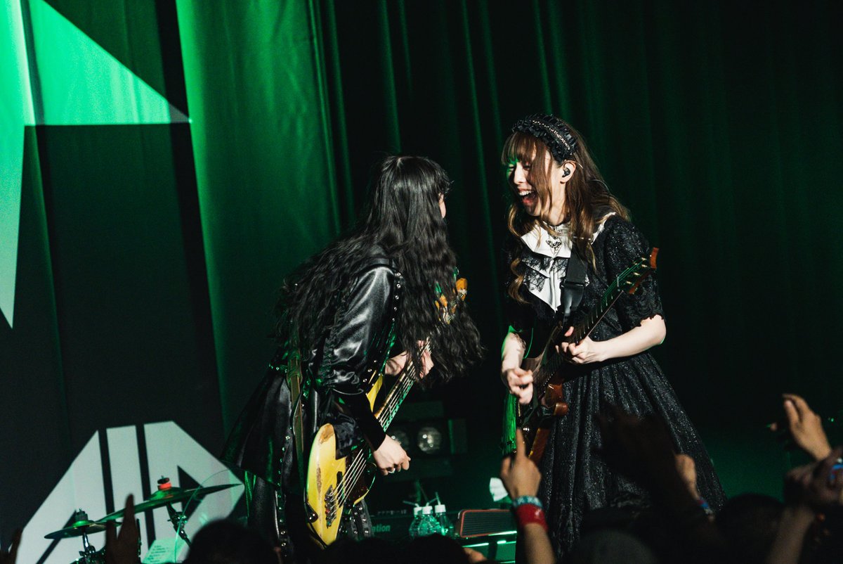 yuta2012's tweet photo. @kanami_bandmaid I’m KANAMI♡ from Japan🇯🇵とかます
とっても面白お茶目なみんちょちゃん👼
楽曲の天才的クオリティーとのギャップ
も成長してますね✨特に、新曲の展開の
洗練された速さは変態的(いい意味で)😍
この路線を是非極めて頂きたいです！！
以上です❣️#bandmaid #ENERGETC https://t.co/exeW8o6dt5