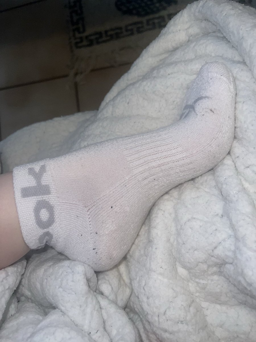 Drain_For_Me's tweet photo. @WorshipViola My post workout sweaty stinky socks 🥵 https://t.co/w72dQkBxgt