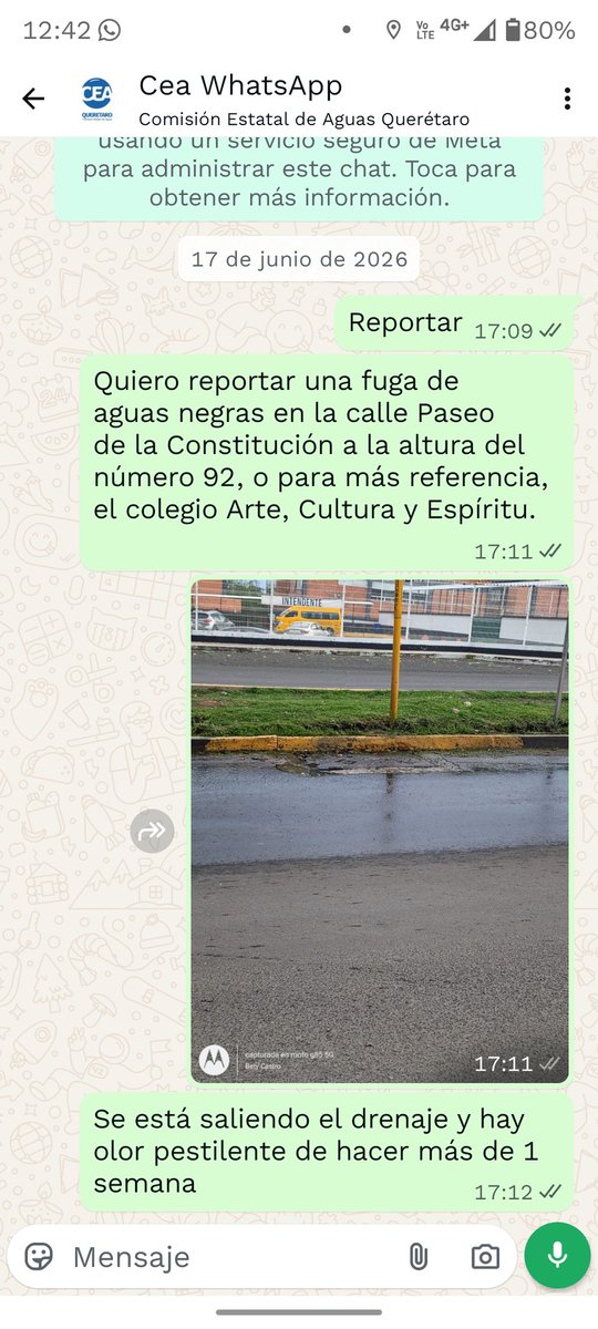 BettyCL30's tweet photo. @cea_qro @CEAservcliente desde inicios de junio hemos reportado esta fuga de aguas negras pestilente y cada vez se hace más grande y NADIE nos ha hecho caso, ni la vuelta se han dado para revisar. Por favor hagan algo, urge. @FeliFerMacias Gracias por atender, tu si nos ayudas. https://t.co/JELAsuh0pv