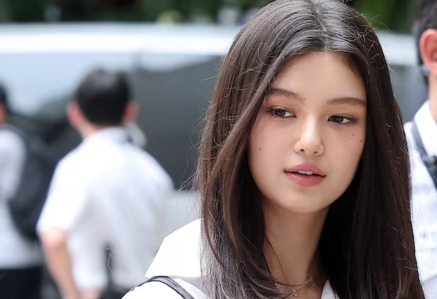 synkifymc's tweet photo. "why doesnt katseye just retaliate and ignore the label's wishes if they cared about manon so much?? they clearly dont care enough about manon and they care about famous being so much more!!!"
do i have to remind yall what hybe did this this girl and shes being sued for 30mil or? https://t.co/6WtWSptQch