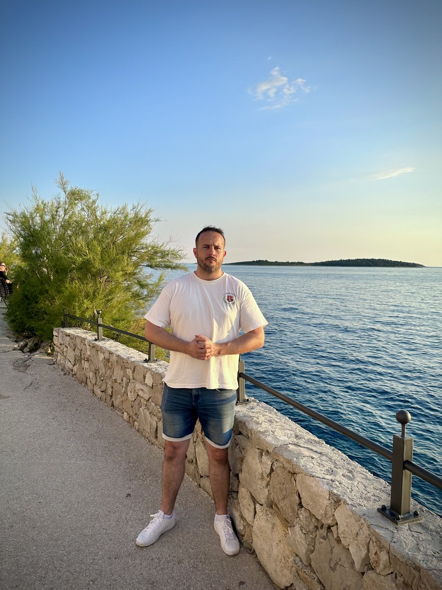 dariuszlorek's tweet photo. It never ceases to amaze me how breathtaking the Mediterranean is. Pure magic every single time. 🌊✨ https://t.co/YQak0fIMng