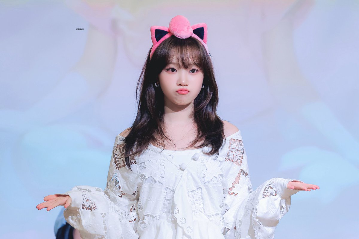 lVE_LOVEIVE's tweet photo. 260627 🧘🏻‍♀️

#르세라핌 #LE_SSERAFIM 
#김채원  #KIMCHAEWON https://t.co/Zwhoavza6F