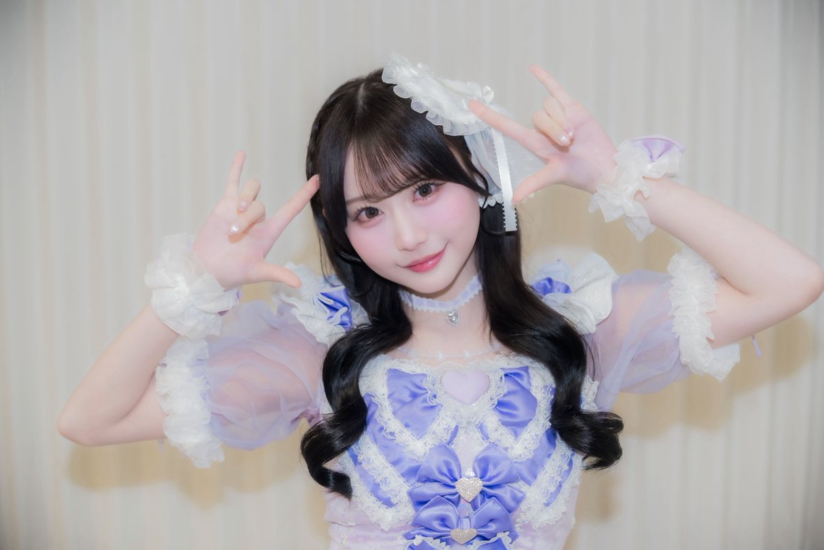 Amu_nonfic's tweet photo. 1年前と今⟡.·アイドルらしさ増やせたかな💜 https://t.co/ing2OBVe45