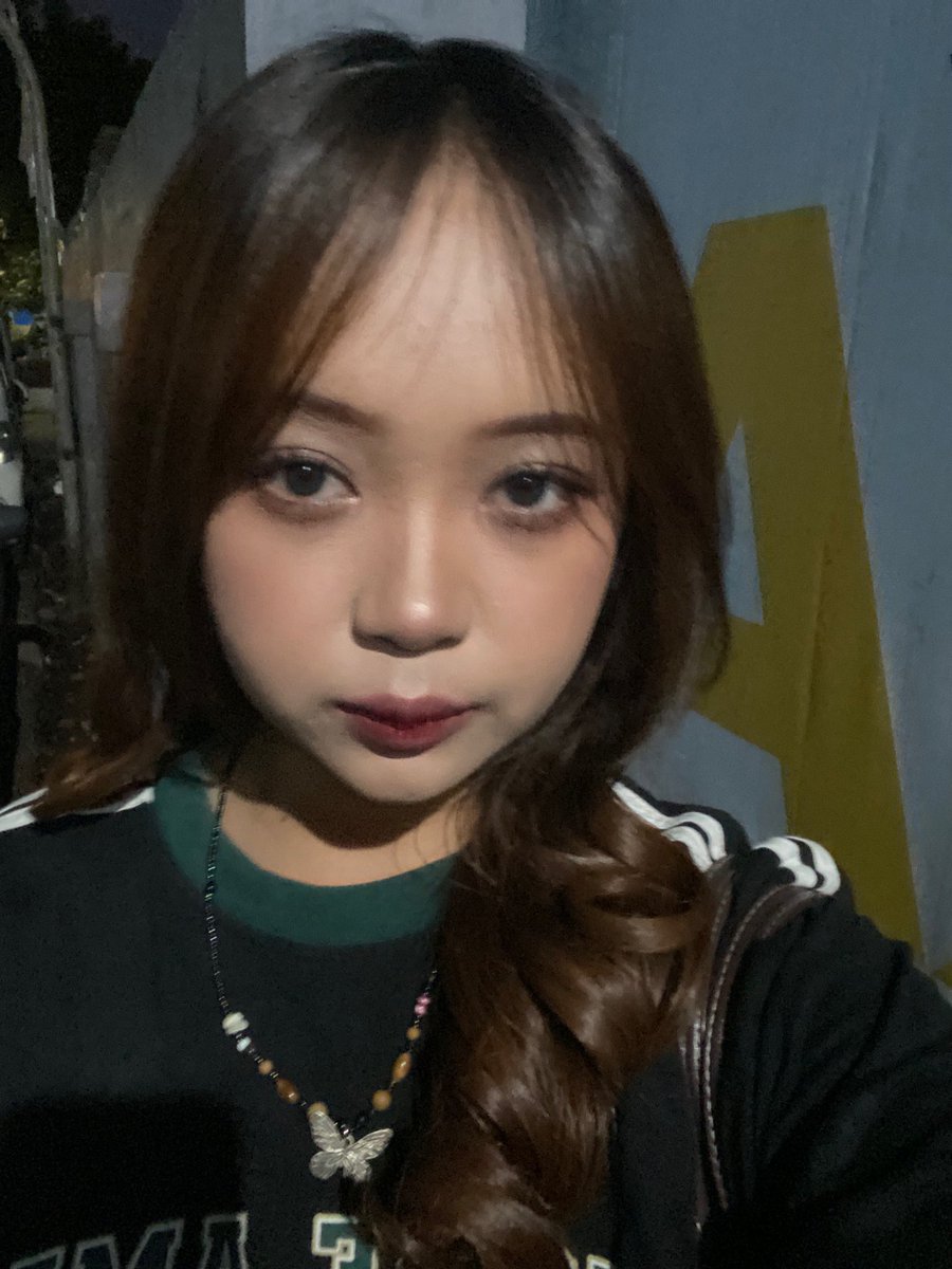 morewritten's tweet photo. today’s make up https://t.co/7Y7BJSqpt7