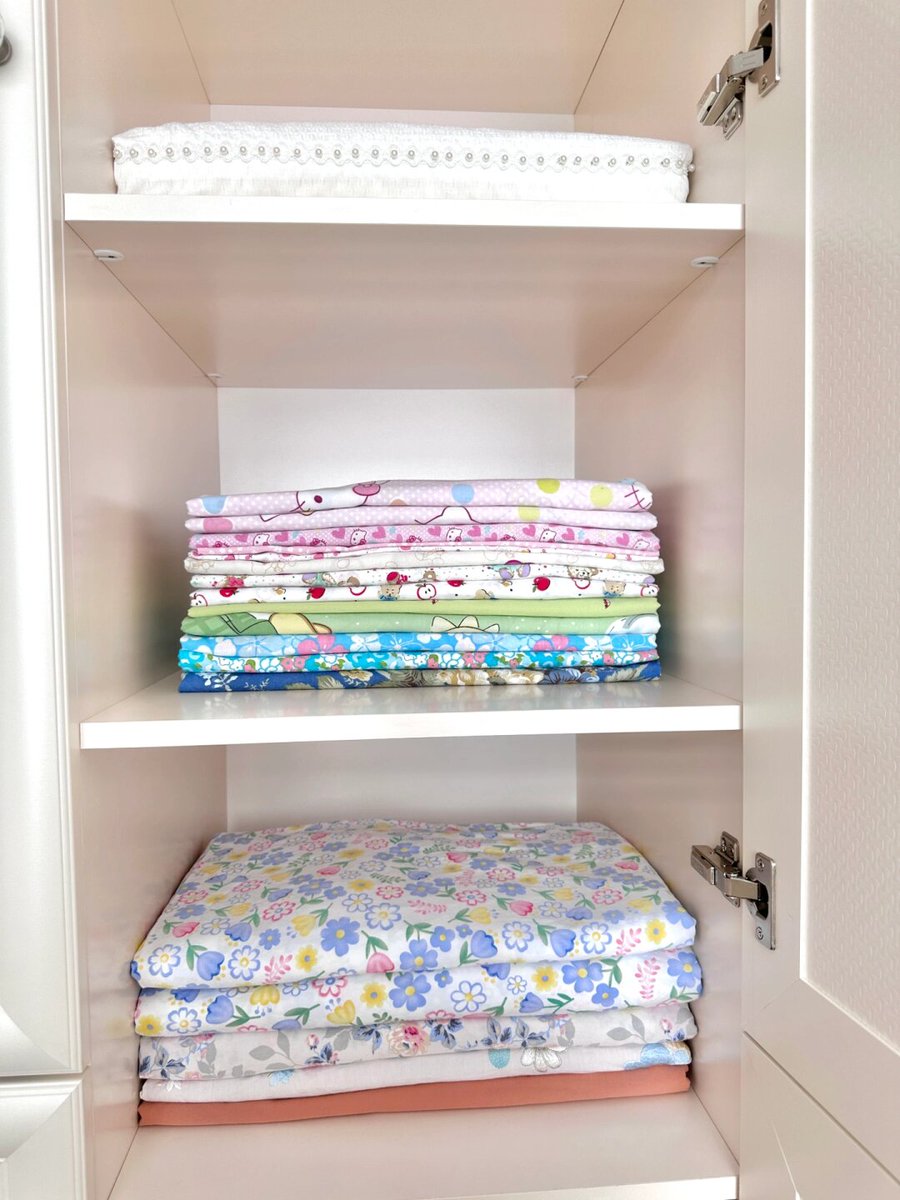 TJLagarde's tweet photo. Tackled my cluttered closet today! Turned old hoodies into a cozy blanket, cleared out unused mugs, and now my room feels twice as calm. Small declutter win = big vibe lift. https://t.co/Xo2BB6aGTH