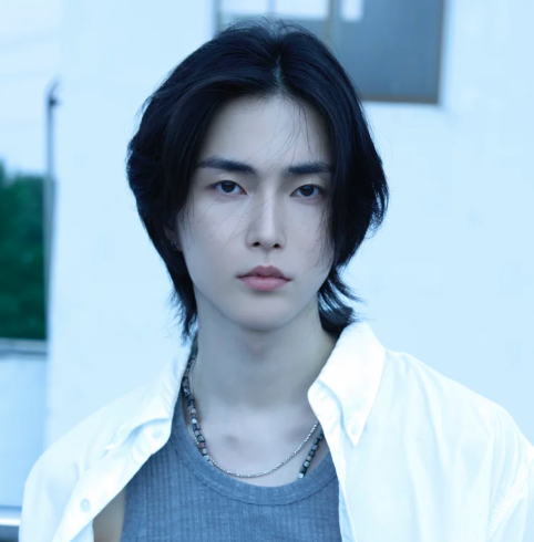AboutMusicYT's tweet photo. One year ago today, Xnghan made his solo debut. https://t.co/s1Or2MjTAz