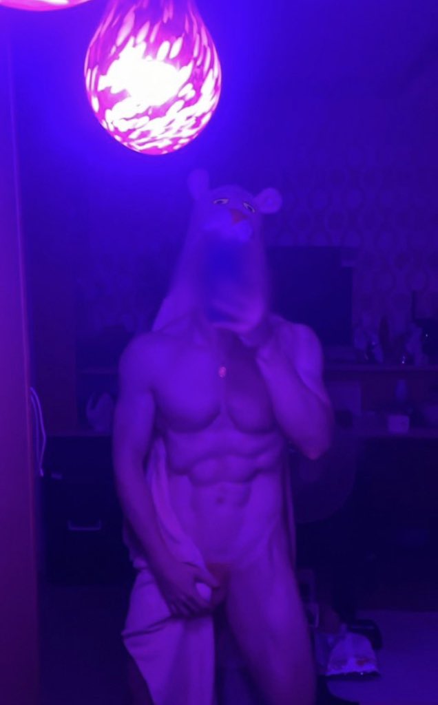RedHot20cm's tweet photo. Play with me all night long https://t.co/502WubmQ8J