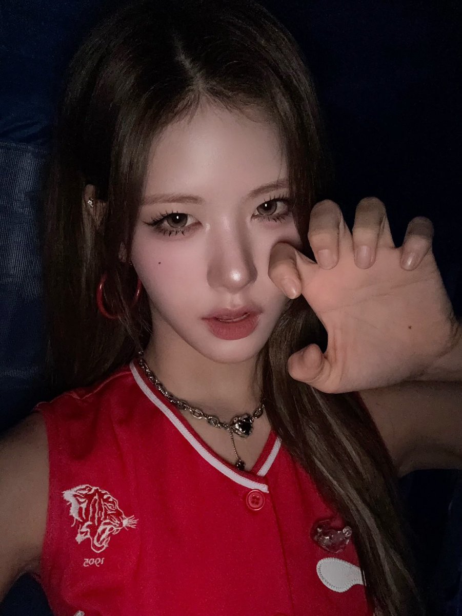 ifrahee's tweet photo. 아기 희냥이                          여자 희냥이 https://t.co/bTQ74r79Og