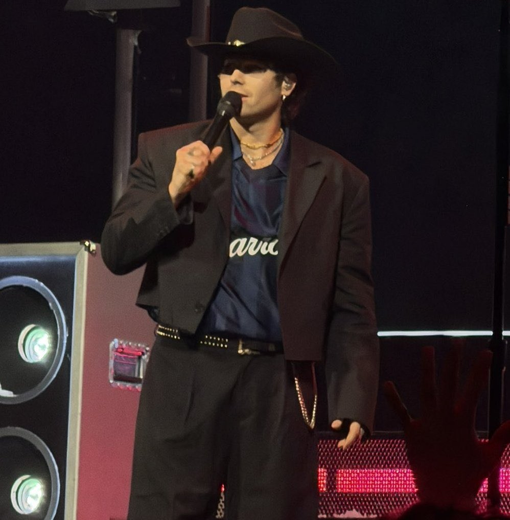 moodsw1ngsluke's tweet photo. YEE FUCKING HAW THIS IS SO HOT https://t.co/gIE4YLr4kQ