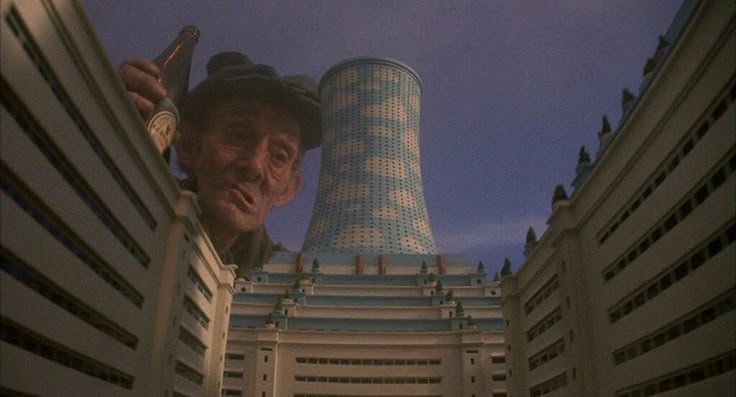 freakyfilms0's tweet photo. Brazil (1985) https://t.co/TozHCDaD7l