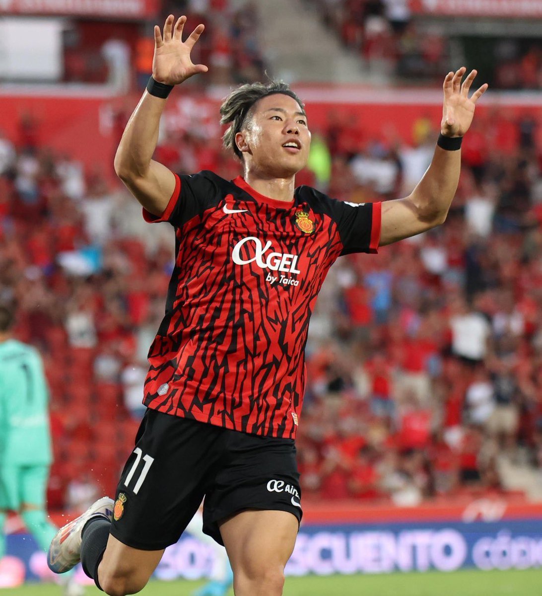 Fooootest's tweet photo. 浅野拓磨がJリーグ復帰へ🇯🇵🔥🔥

今季限りでマジョルカを退団し、古巣サンフレッチェ広島への復帰が有力に🐻

交渉は大詰めを迎えており、残すは細部の調整のみとのこと✍️

📰 @sponichiannex https://t.co/wzqg9F84mm