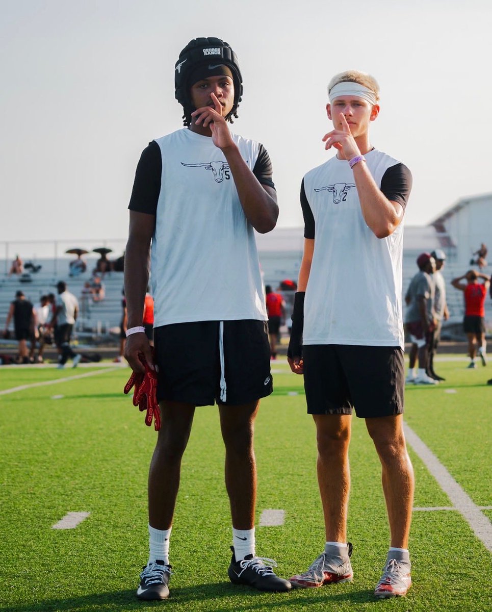 htxdj5's tweet photo. Going into senior year with this group is really special! This is a REAL family we built and an amazing culture. We still have a lot to prove and we’re embracing the challenge. Don’t sleep on us!!!!! Wouldn’t want to do it with anyone else. @GRHS_Football https://t.co/4JQ0dgyHJV