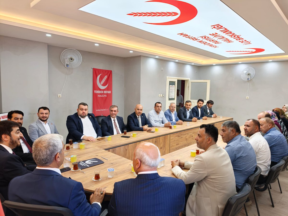 rprefahhaliliye's tweet photo. Genel Başkan Yardımcımız Dr. Fatih ÖZTEK Beyefendinin Şanlıurfa Ziyaretinde Haliliye İlçe Başkanlığımıza Teşrif Ettiler. İlçe Başkanımızın İlçe Sorumlumuzun ve Teşkilatımızın Katılımıyla Hoş Sohbetler Edildi. İlçe Başkanımıza Yapılan Tebrikler Sonrası Son Buldu https://t.co/aJw34x5Tj0