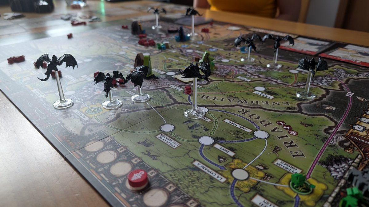 skatrons's tweet photo. Casa rural + juegos de mesa = Buenas vacaciones https://t.co/gnJDFuCV74