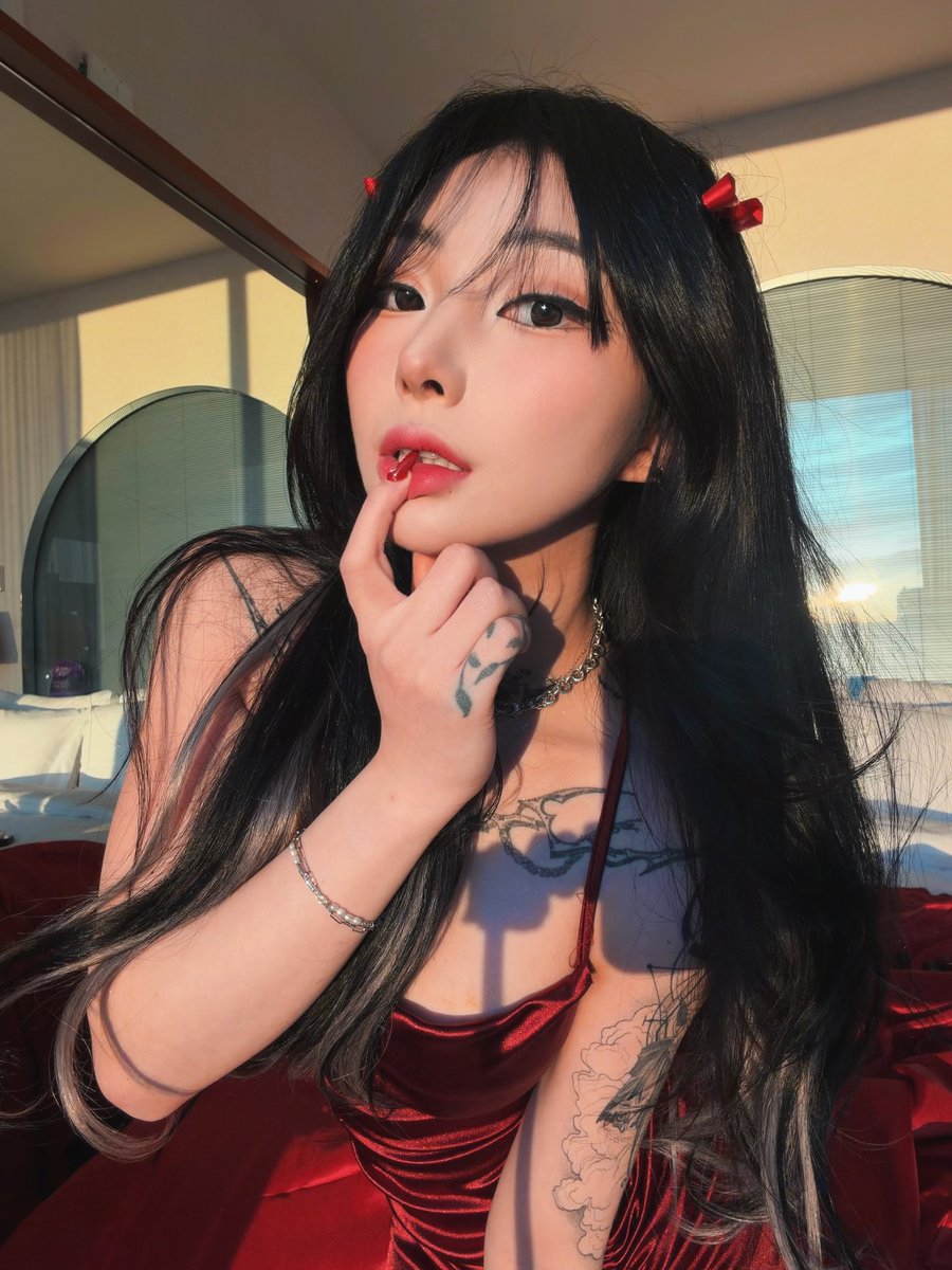 darjabarannzpih's tweet photo. Preparing something special Valentines day for you guys 🍒❤️ https://t.co/bfwmEs5GFb