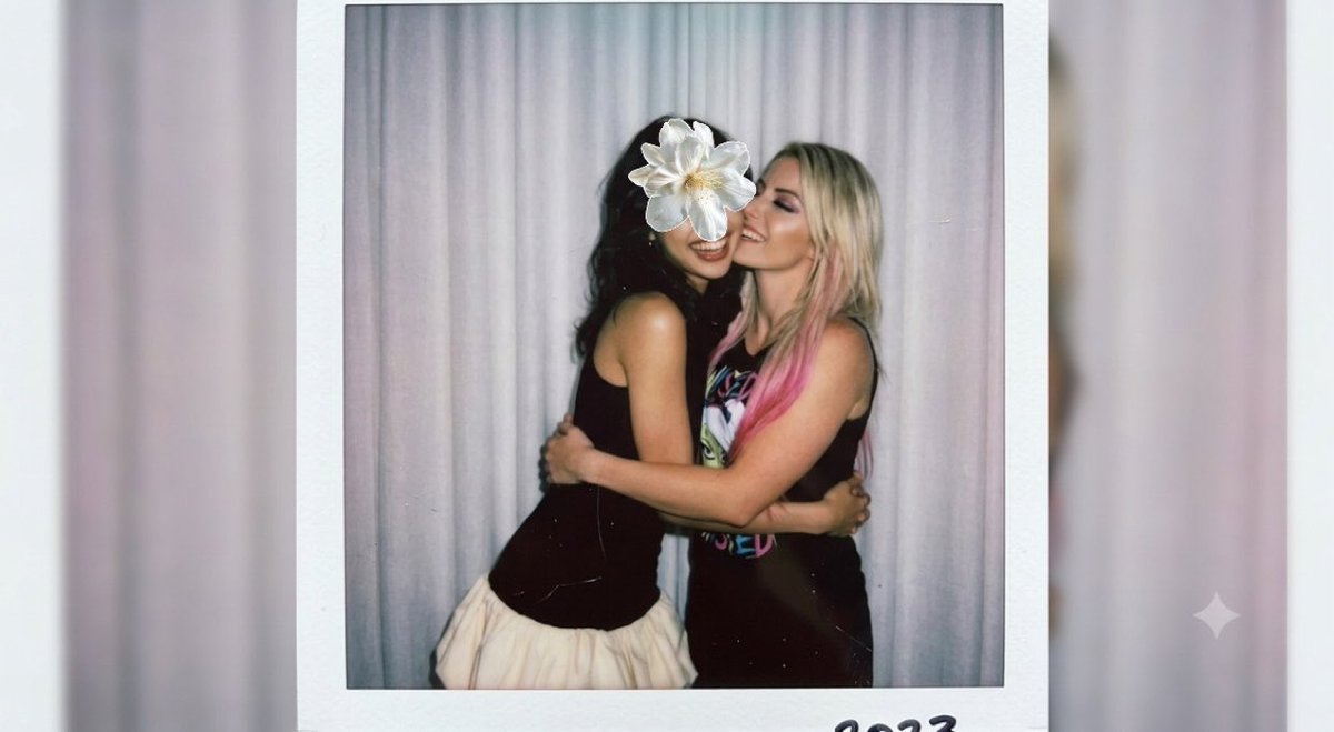 biisl11's tweet photo. This picture will be taken next time you come to Saudi Arabia 🥹🥹😢 @AlexaBliss_WWE https://t.co/jbfANP0s1y