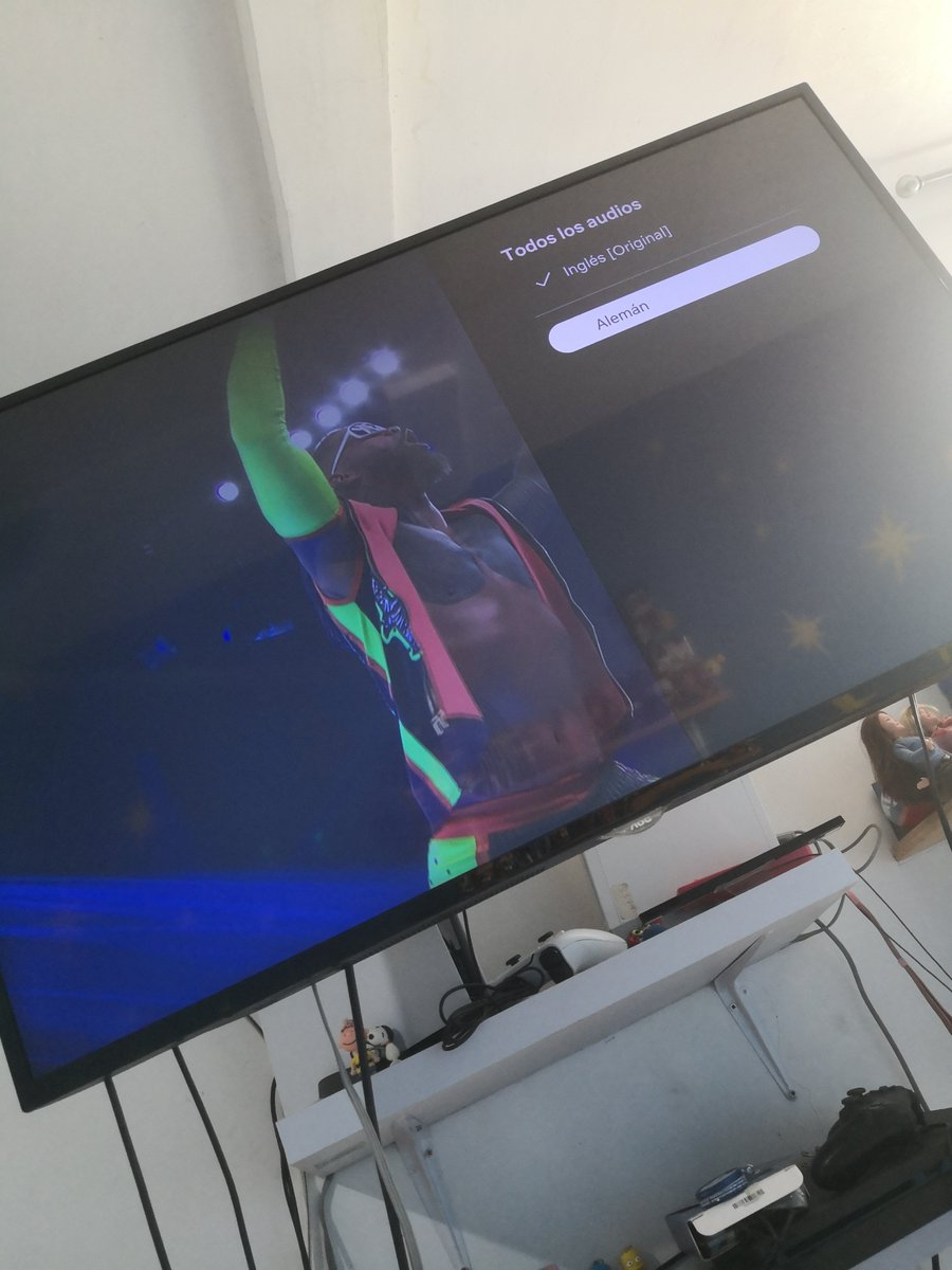 LauraC10's tweet photo. @NetflixLAT Expliquen donde esta el resto de audios en night of champions de @wwe https://t.co/cCZmF9xz4o