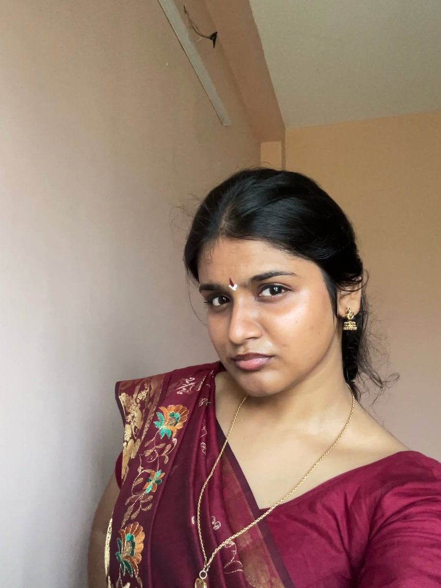 tamilamuthamof's tweet photo. தமிழ் மாமி ❤️❤️
#tamilmaami #maami https://t.co/X6Xx2dGpJz