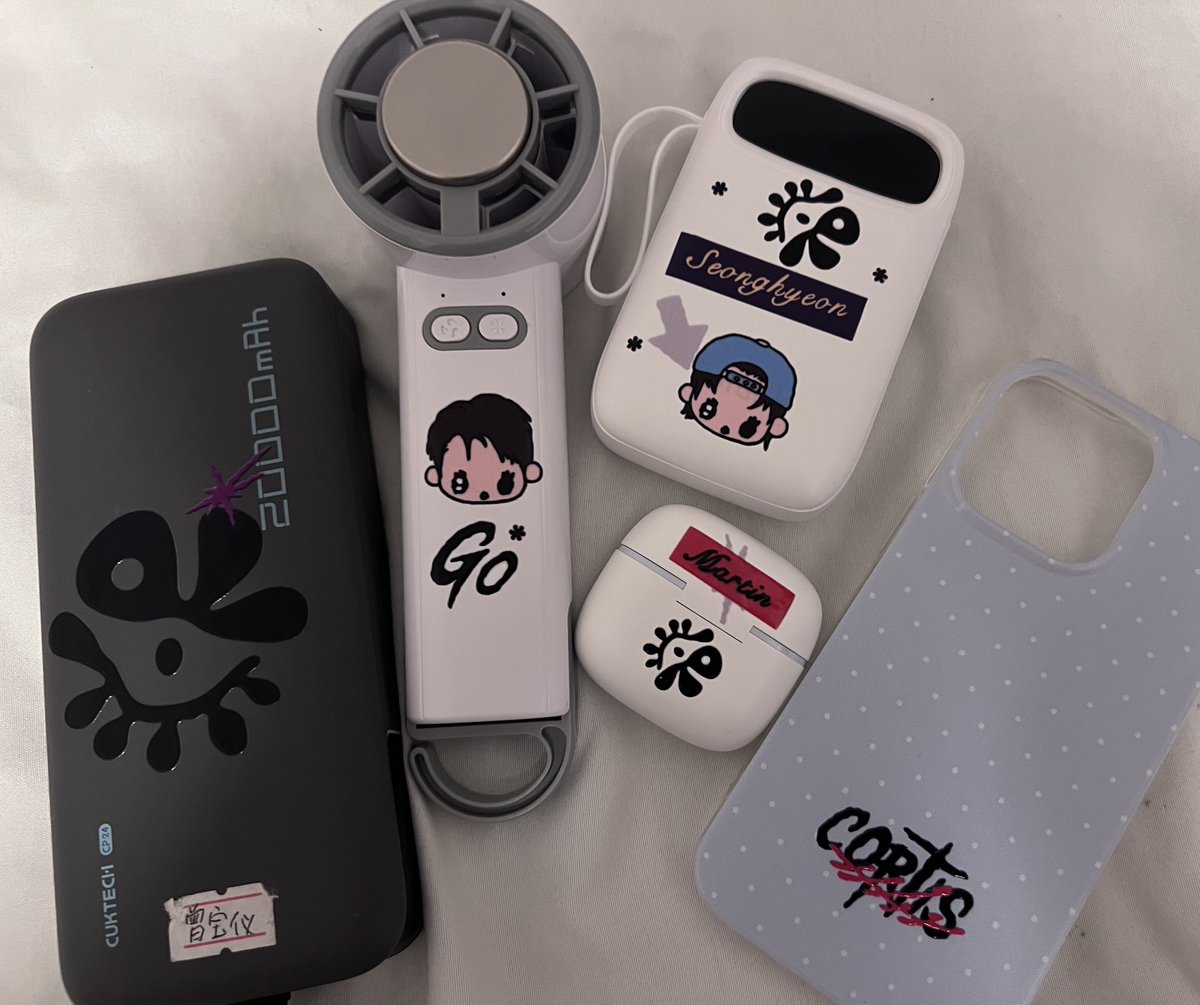 Evanleeoe's tweet photo. [🇨🇳] PRE-ORDER CORTIS STICKER

💰 idr 7.000/ea (full payment)
── approx. size 10x10cm

versions:
𖹭 logo
𖹭 member
𖹭 draw A
𖹭 draw B

✅ bersih ina
✅ handcarry
✅ gdm for buyer
🗓️ close july 6

💌 order and ask by dm (mention after dm)
ㅤㅤ https://t.co/3A18NL45iP