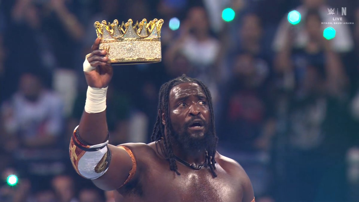 TPPWrestling's tweet photo. Se puso raro este King Booker #WWENOC https://t.co/VJJxW8xcxu