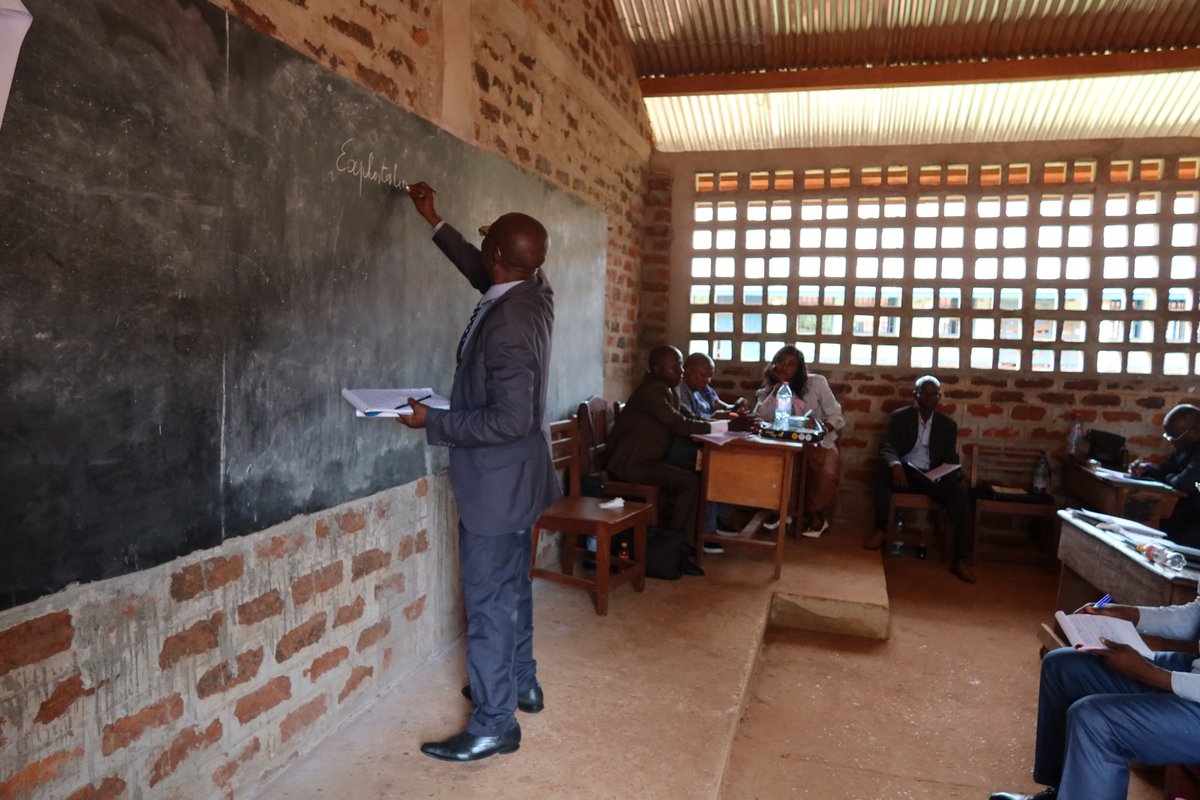 fca_rca's tweet photo. 📍Berbérati | 22-27/06/26
Des cadres pédagogiques des inspections académiques de #Mambéré et #Mambéré_Kadéï ont renforcé leurs compétences  dans le cadre du projet #EPT de #FinnChurchAid, financé par l' @AFD_France avec l'appui de l'#INRAP @FCA_global

https://t.co/fBii72xeSD https://t.co/VCjbwnrMad