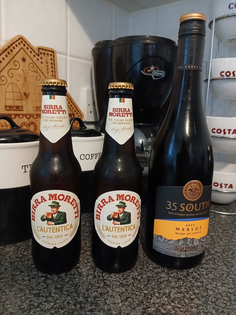 Keef_B_1's tweet photo. Been a punishing week at work what with the heat wave π₯΅ & of course the usual #workload. Ready to cool off with a #Saturday snifter.
#beer #beers #beerlover #BeerUs #beertalk #beertweet #BeerX #wine #winetime #winetasting #SaturdayNight #SaturdayVibes #SaturdayThought
πβ€οΈβοΈ
. https://t.co/31S59kJg5n