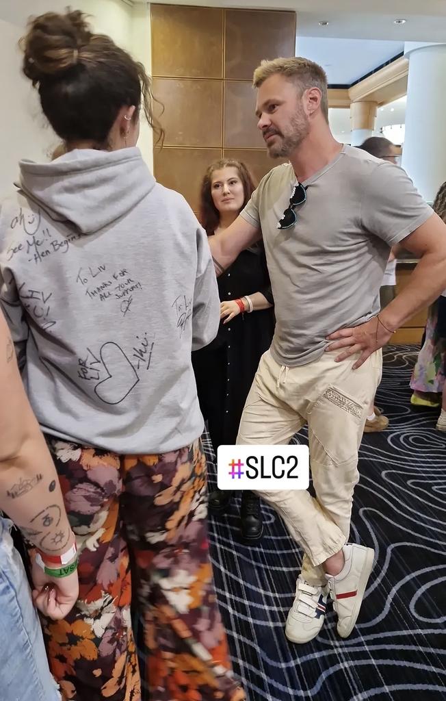 melbdy's tweet photo. Paddy qui a gardé nos lunettes de selfies 🥹  #SLC2 https://t.co/ztxtUCFWWF