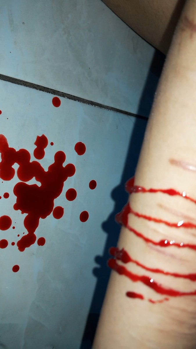 raininyourface's tweet photo. New painting soon^^
(This one already turns into jelly I can't even use it for paint anymore, had to cut more huffttt)

This is SFX Halloween makeup! Halloween stuffs! Generated by AI, inspo from pin!
#sfx #halloween https://t.co/JgehUsdbGx