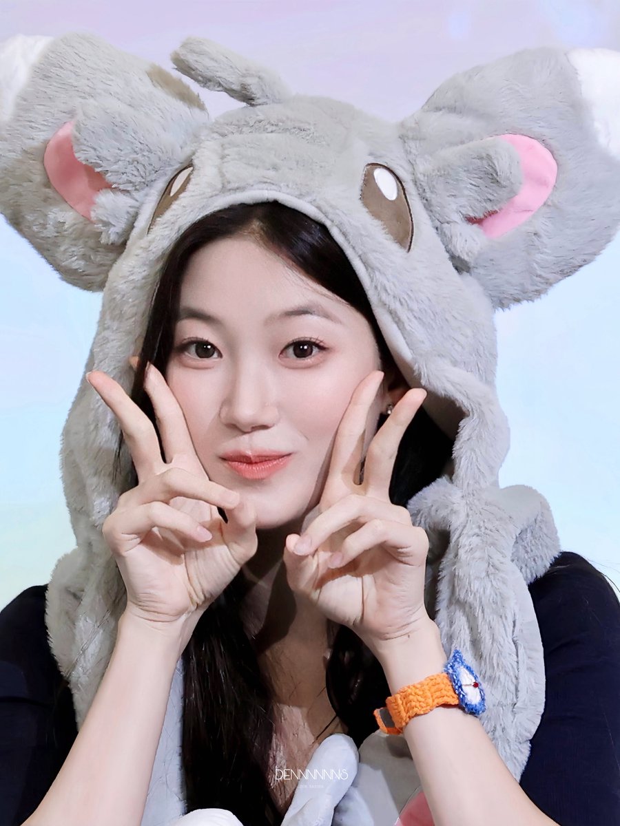 den_zuha's tweet photo. 20260627 🐭🙈

#카즈하
#KAZUHA
#LE_SSERAFIM https://t.co/htL1t1XBJt