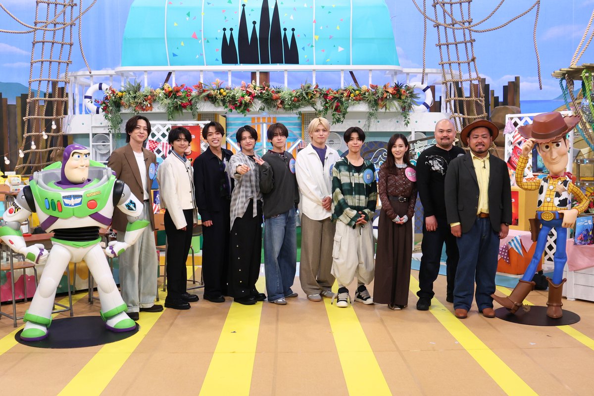 timeleszfamilia's tweet photo. ＼☀️放送スタート🏰✨／

✮⊹˚────────
ディズニー／ピクサーとファミリア🤝✨
感動のヒミツ大公開SP🌈
────────˚⊹✮

世界中で愛される作品の
制作秘話を爆速ラーニング📚💥

感動を生み出す裏側が
続々登場…！👀

そして...
ディズニーの偉い人ともファミリアに⁉️

『#timeleszファミリア』で
実況＆感想をお待ちしています✍️

#timeleszファミリア