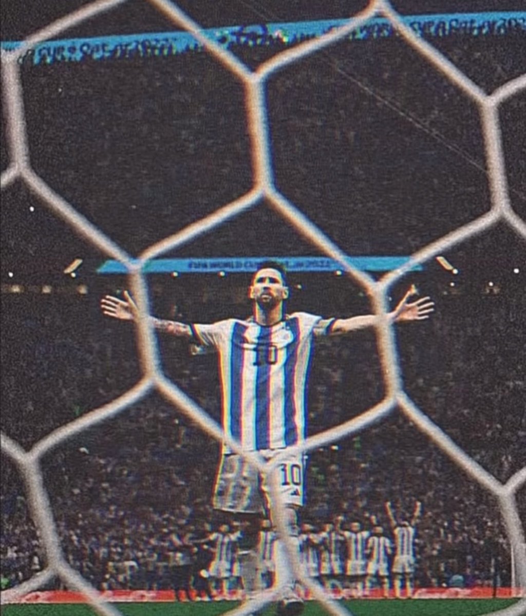wsotibi's tweet photo. الاسطوره والتاريخي و ملك كره القدم 🩵🐐 https://t.co/ANeC9XoC4Y