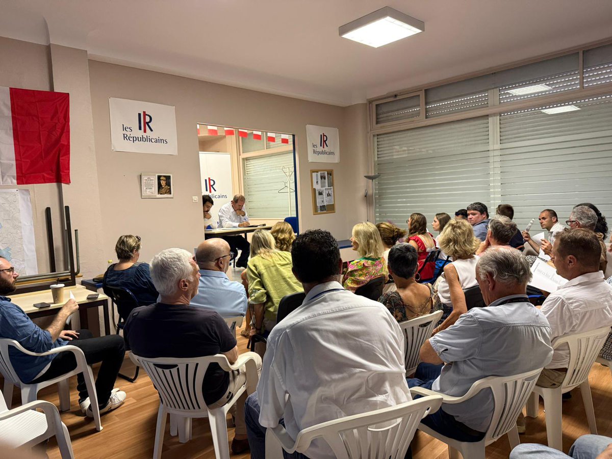 max_brisson's tweet photo. 🔹Installation ce samedi après-midi à Pau du Comité départemental @LesRep64 après le renouvellement le 8 juin denier de nos comités et de nos délégués de section. 

📍A cette occasion, la ligne politique que j’ai proposée pendant la campagne électorale pour notre fédération a été validée à l’unanimité:

👉réinvestir face à la gauche socialiste écologiste et Abertzale la bataille des idées et assumer des convictions claires sur tous les grands enjeux de notre département, 

👉préparer notre active participation aux élections législatives et aux scrutins locaux qui suivront,

👉renforcer notre position de première force politique en augmentant le nombre de nos militants.

🗣️Le riche débat qui a suivi a permis aux élus présents et aux militants d’exprimer leur volonté que la droite dans le département ne soit pas cantonnée à une force d’appoint 

📆Le comité départemental a ensuite approuvé le calendrier des actions militantes que j’ai proposé avec notre secrétaire départemental @HCouchinave . 

🚀Les échanges sur la mobilisation de notre Fédération pour la prochaine élection présidentielle ont enfin confirmé un rassemblement unanime derrière notre candidat @BrunoRetailleau.