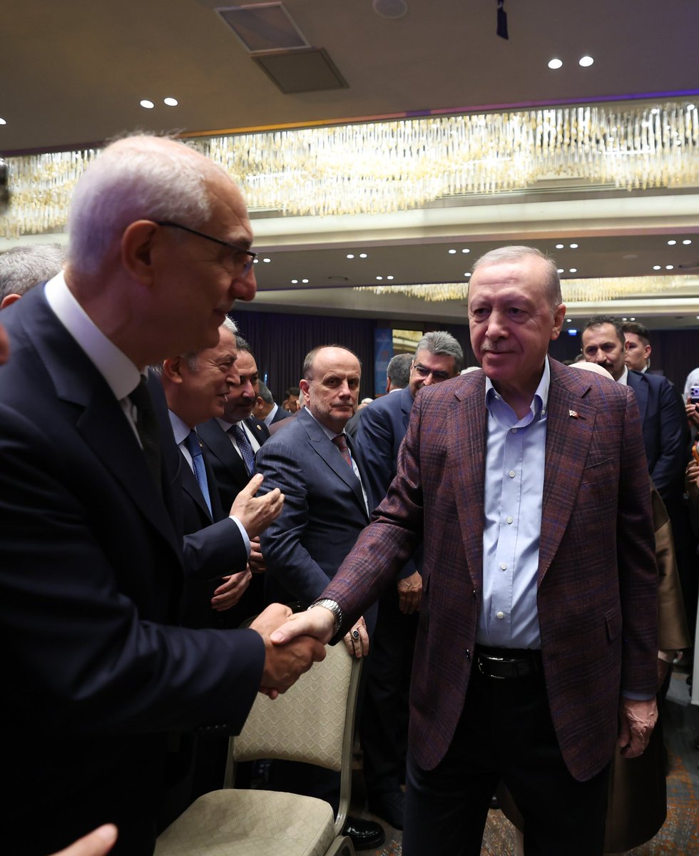 FeyziBerdibek1's tweet photo. 📍AK Parti 33. İstişare ve Değerlendirme Toplantısı | Sapanca

AK Parti 33. İstişare ve Değerlendirme Toplantısı kapsamında Sapanca’da Sayın Cumhurbaşkanımızla bir araya geldik. 

Ülkemiz ve milletimiz için ortak akıl, istişare ve kararlılıkla çalışmaya devam ediyoruz. 

#ÇeyrekAsırlıkDestan