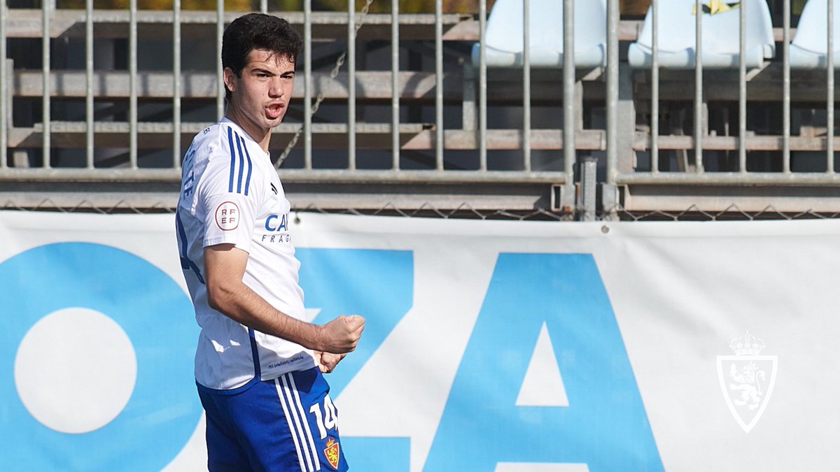 LapizLopezUDS's tweet photo. Nuevo jugador vinculado al @SalamancaCFUDS: según @__AngelGarcia__, el atacante FABIO CONTE, 24 años, procedente del Ejea. Amplia trayectoria en Segunda RFEF pese a su edad, con experiencia en el filial del Zaragoza, Numancia o Teruel. 5 goles y 1 asistencia la pasada temporada. https://t.co/E9oBaG1gib