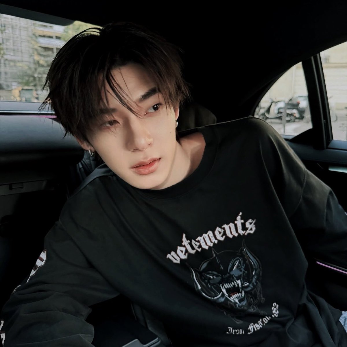 wyllwip's tweet photo. สมัยยายมีคนนึงชื่อ “ ตี๋ตี๋ วันพิชิต นิมิตภาคภูมิ ” เขาน่ะเกิดมาเพื่อเป็นซุปเปอร์สตาร์เท่านั้นเลยนะหลาน เป็นตัวพ่อด้านการบริหารสเน่ห์ ทั้งหล่อ เสียงดี เต้นก็เก่ง แถมแต่งตัวโก้อีกต่างหาก https://t.co/Gcl3BC7pif