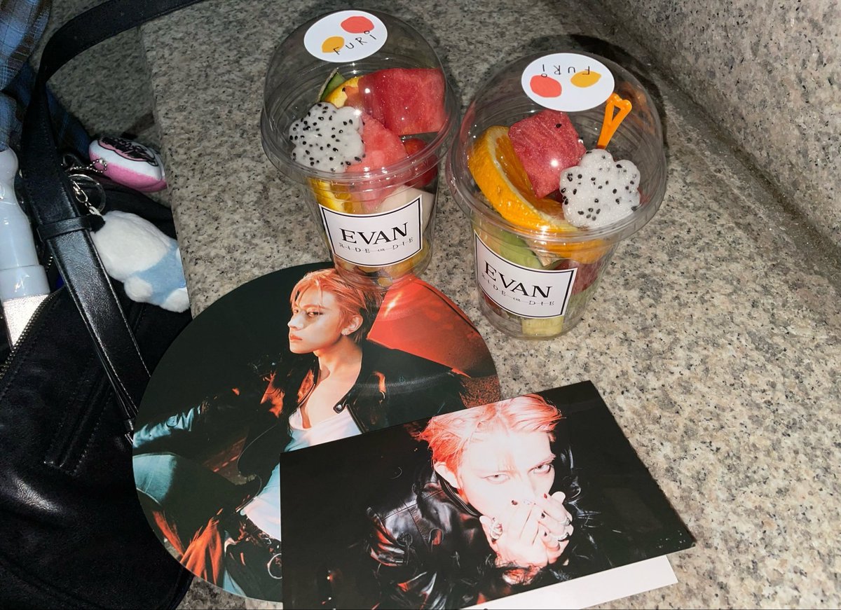 heeseungcokr's tweet photo. EVAN’s gift for EVER who attending pre-recording Ride or Die on Inkigayo: Fruit set! 

#EVAN #HEESEUNG #에반 #희승 https://t.co/PgggifRprv